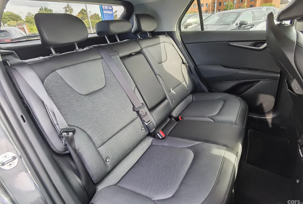 Kia Niro SUV, Petrol Plug-in Hybrid, 2023, Grey