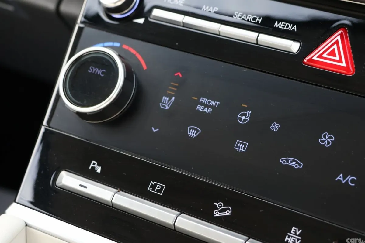 Hyundai Santa Fe SUV, Petrol Plug-in Hybrid, 2025, Blue