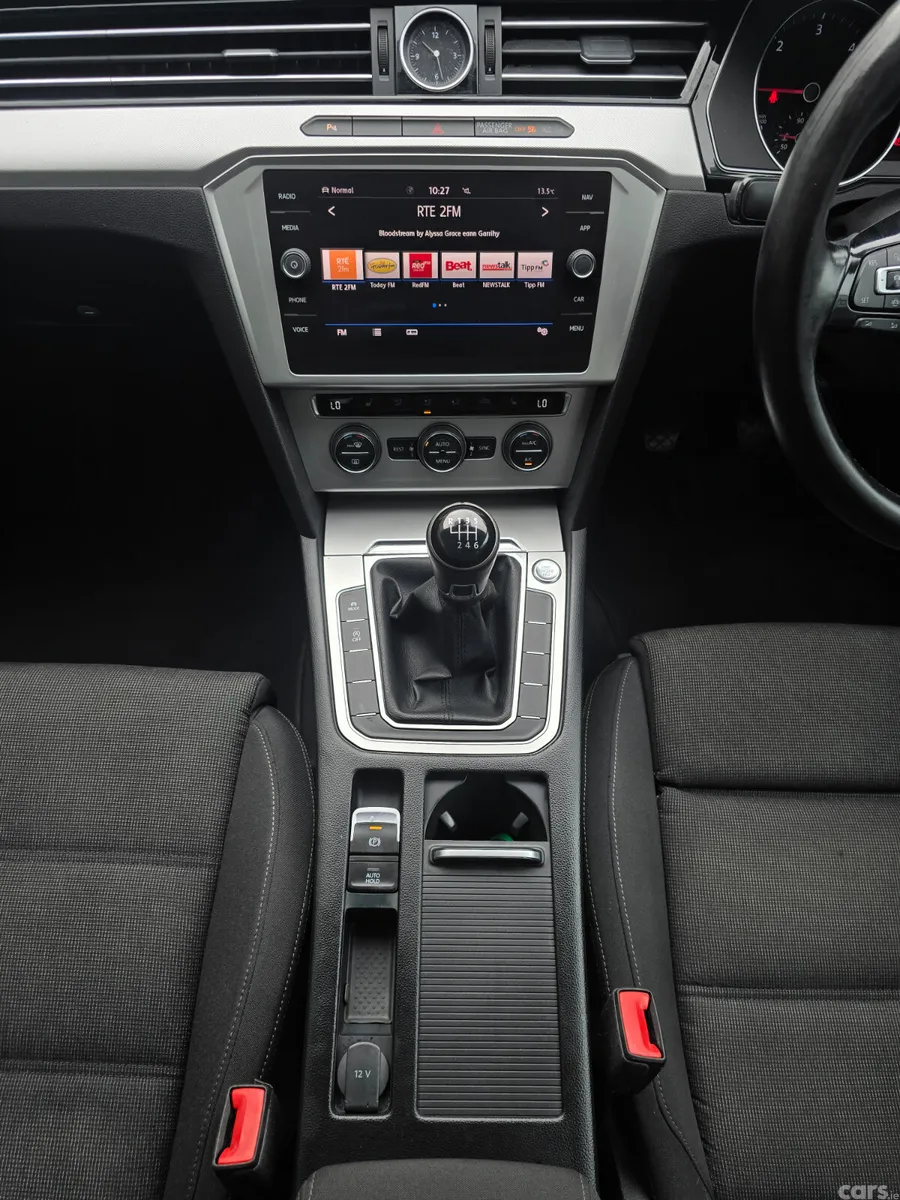 Volkswagen Passat Saloon, Diesel, 2018, Grey