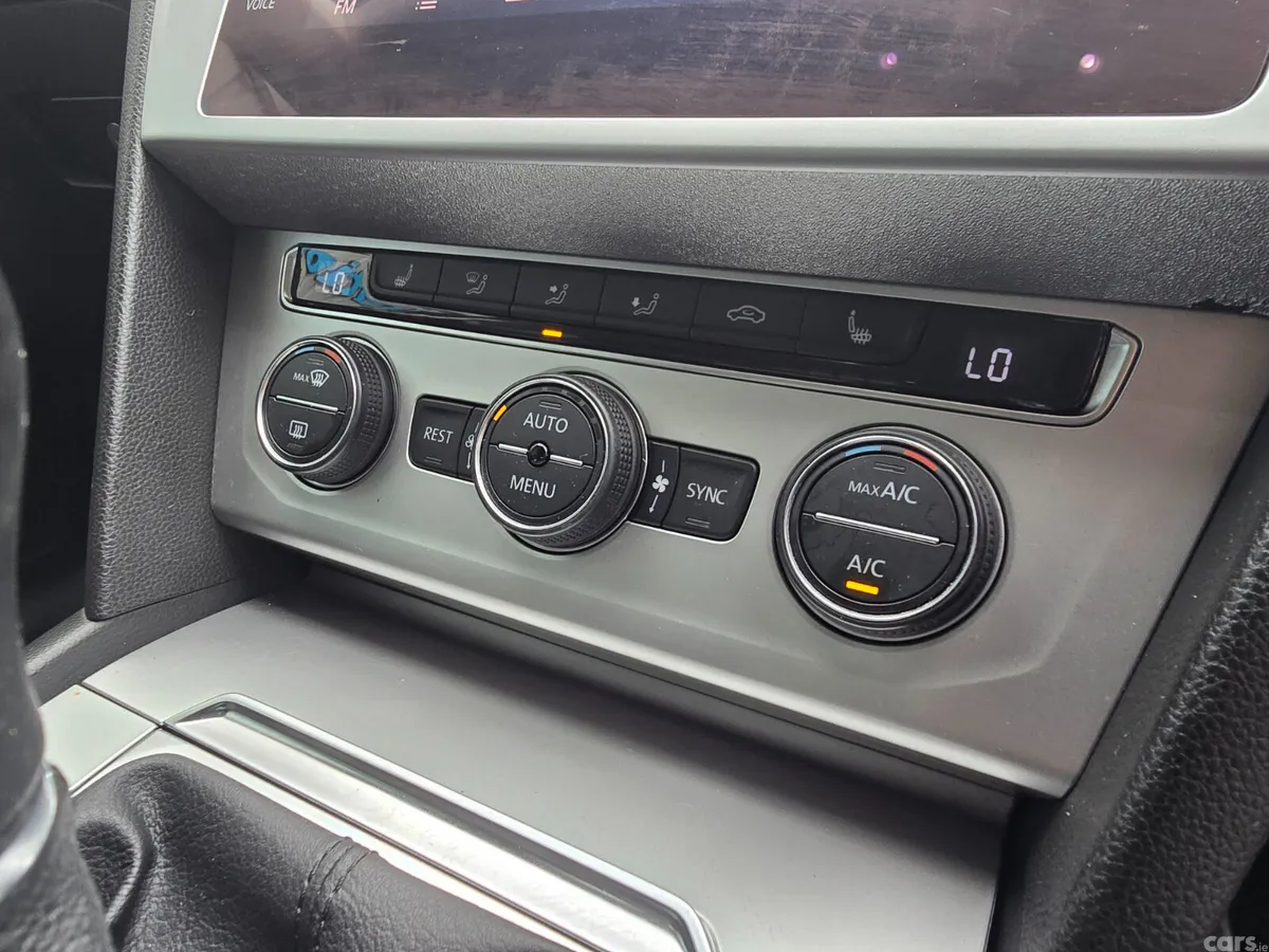 Volkswagen Passat Saloon, Diesel, 2018, Grey