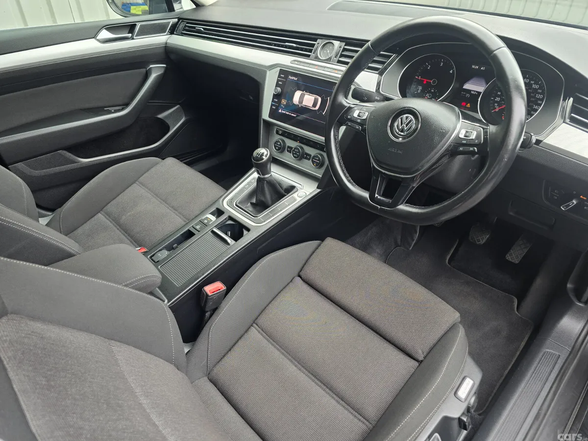 Volkswagen Passat Saloon, Diesel, 2018, Grey