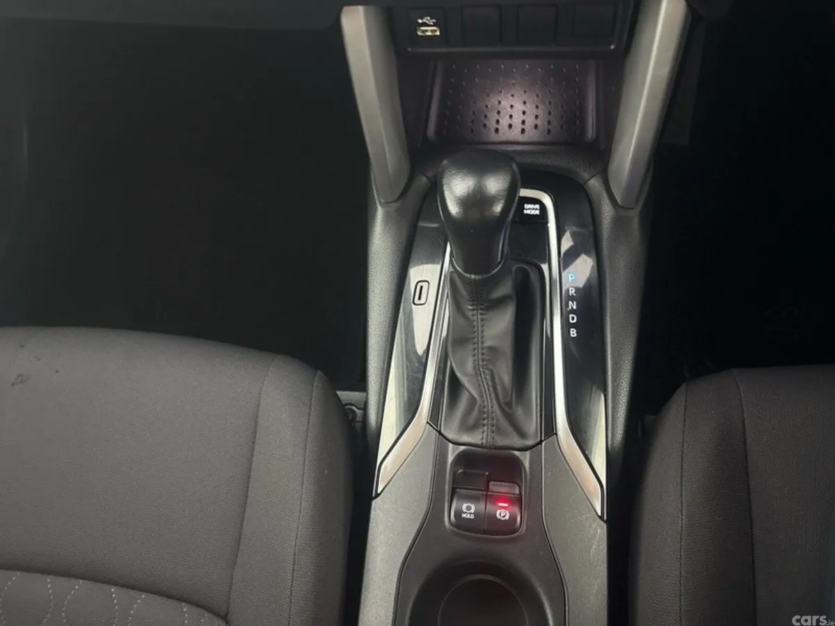 Toyota Corolla Cross Hatchback, Petrol Hybrid, 2023, Silver