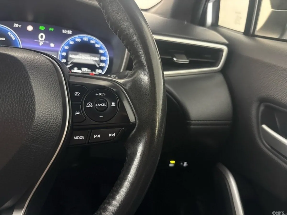 Toyota Corolla Cross Hatchback, Petrol Hybrid, 2023, Silver