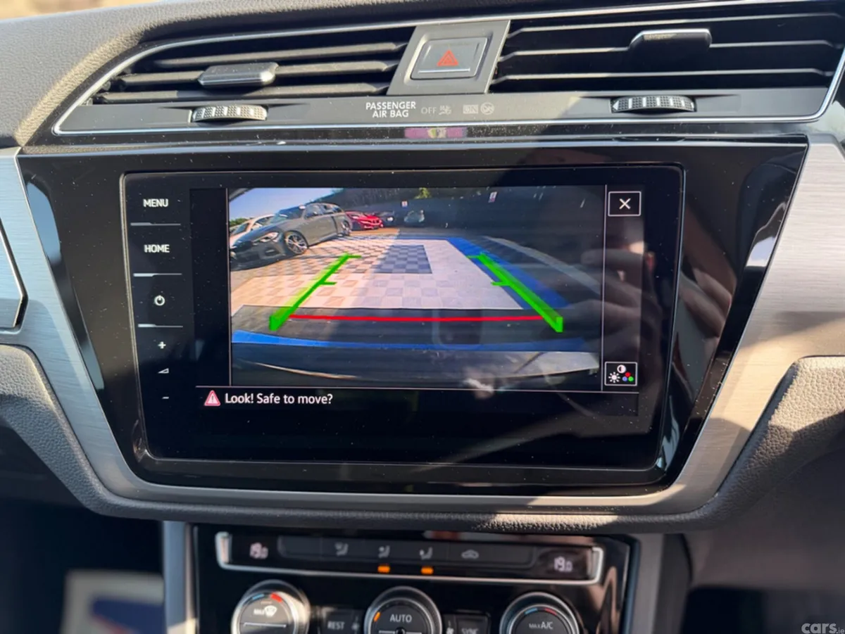Volkswagen Touran MPV, Diesel, 2019, Black