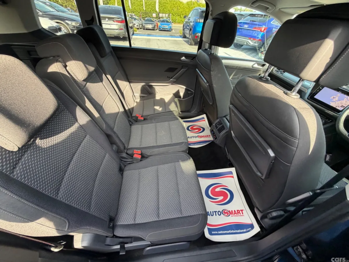 Volkswagen Touran MPV, Diesel, 2019, Black