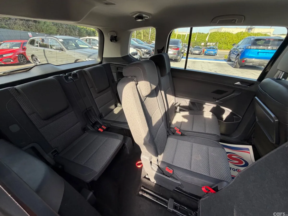 Volkswagen Touran MPV, Diesel, 2019, Black
