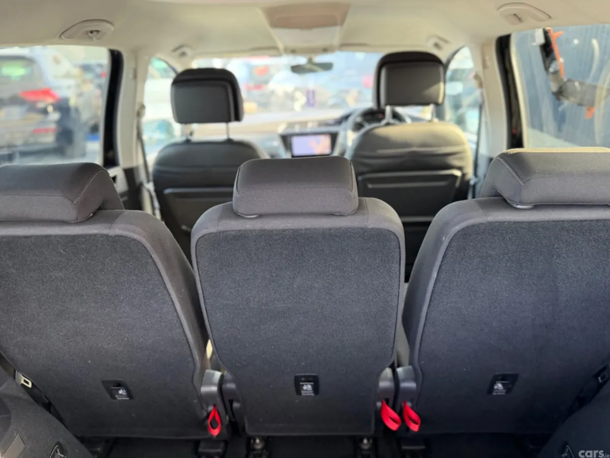 Volkswagen Touran MPV, Diesel, 2019, Black