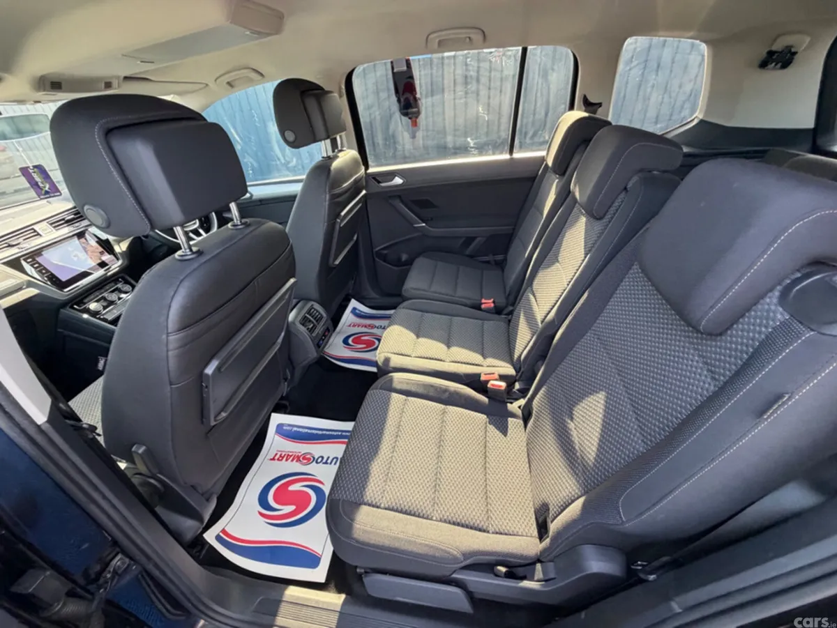 Volkswagen Touran MPV, Diesel, 2019, Black