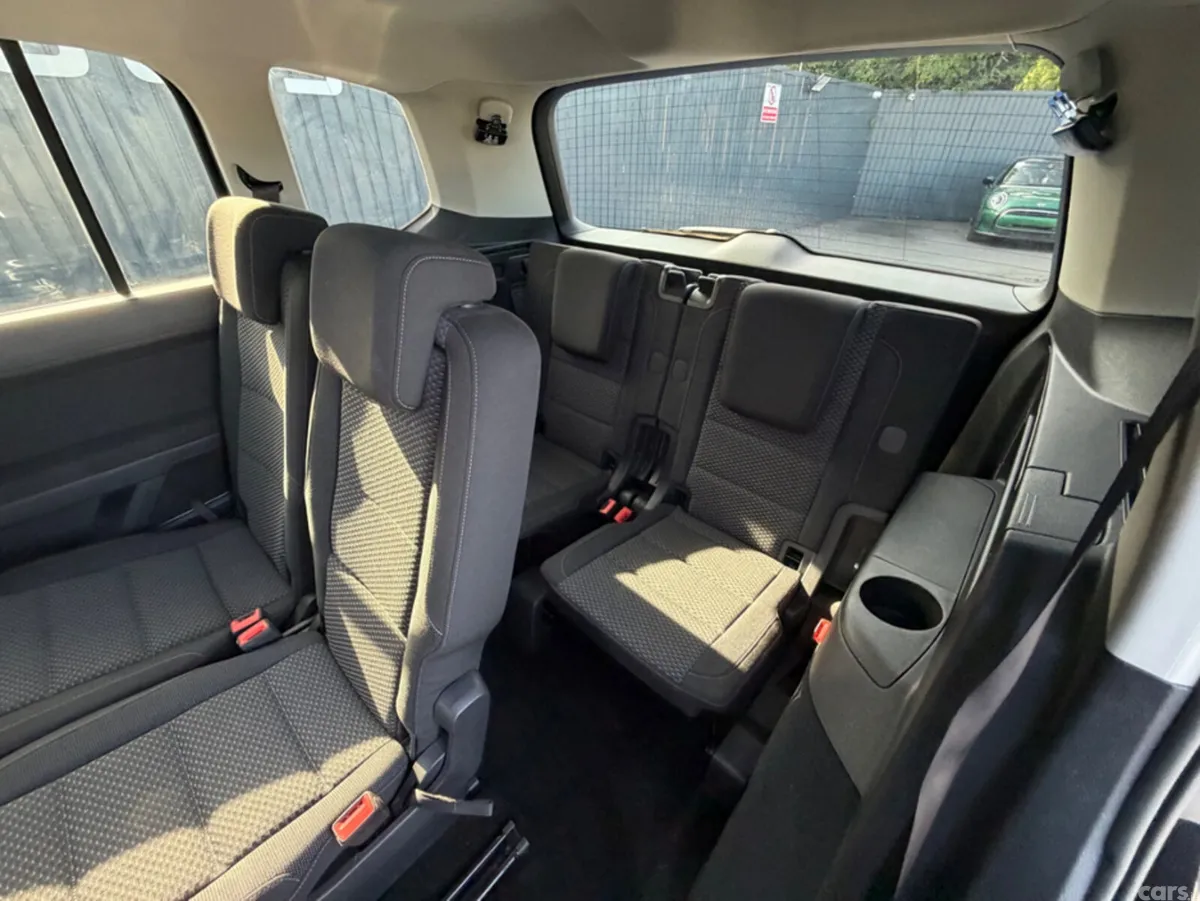 Volkswagen Touran MPV, Diesel, 2019, Black
