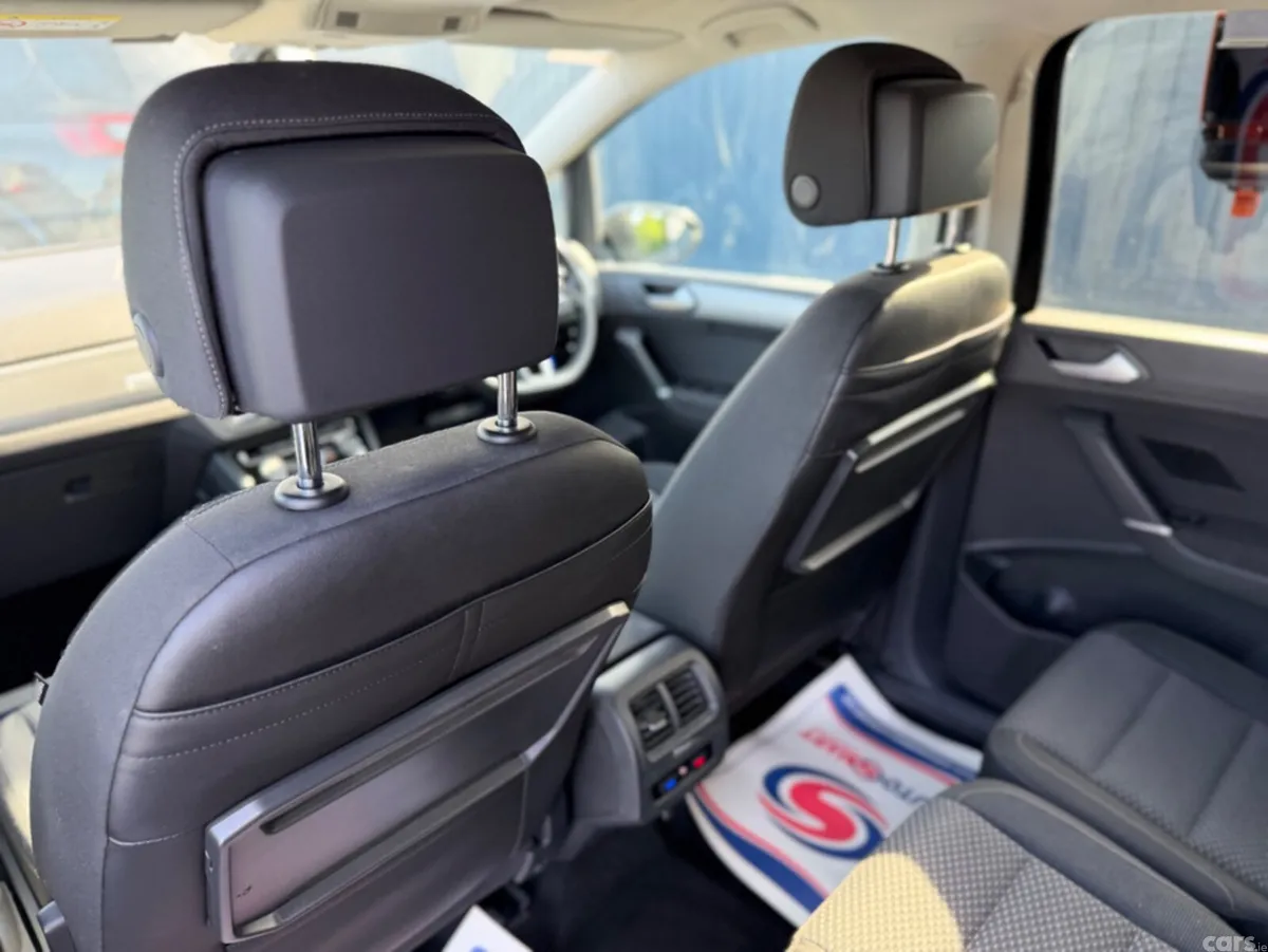 Volkswagen Touran MPV, Diesel, 2019, Black