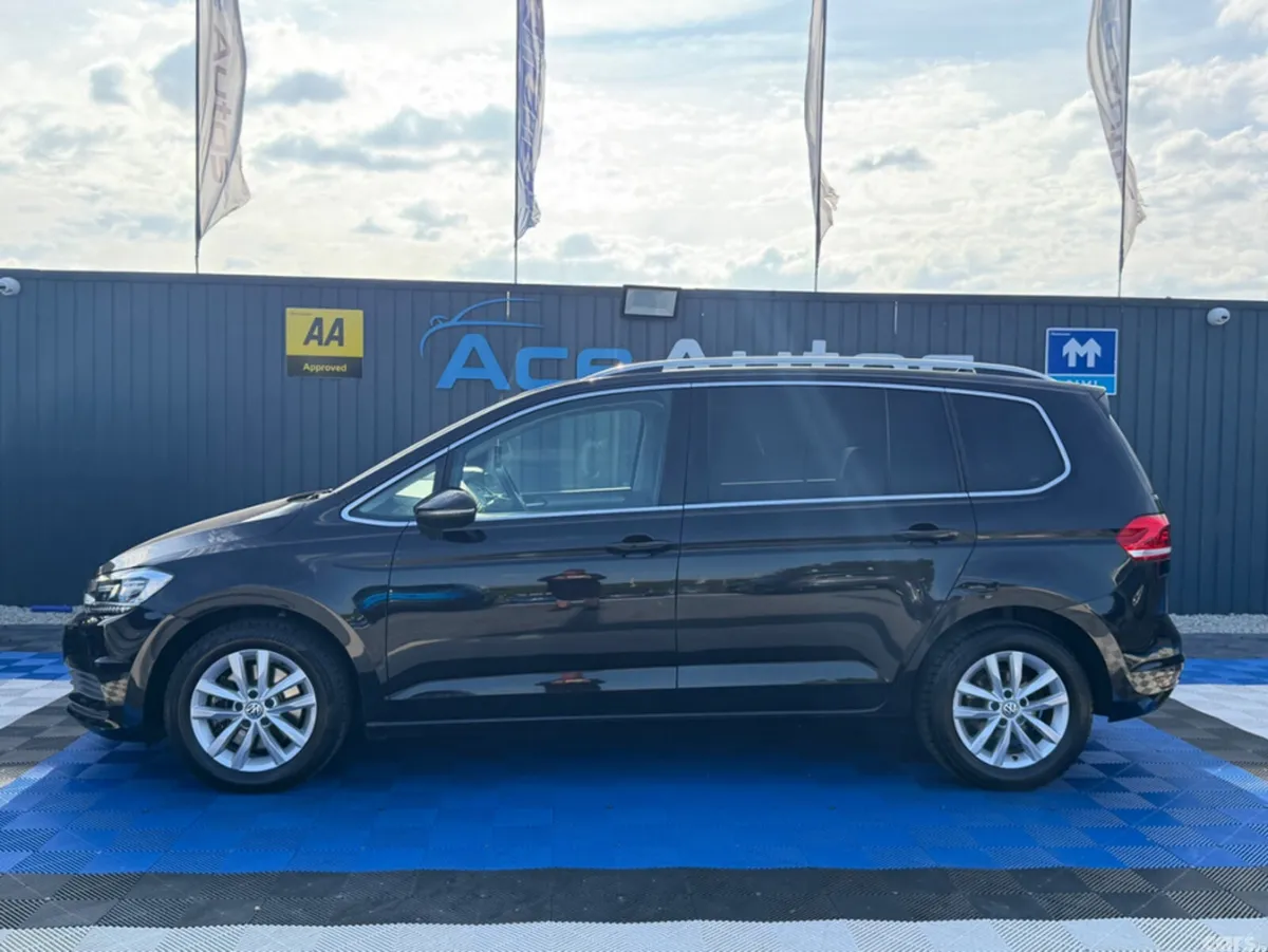 Volkswagen Touran MPV, Diesel, 2019, Black