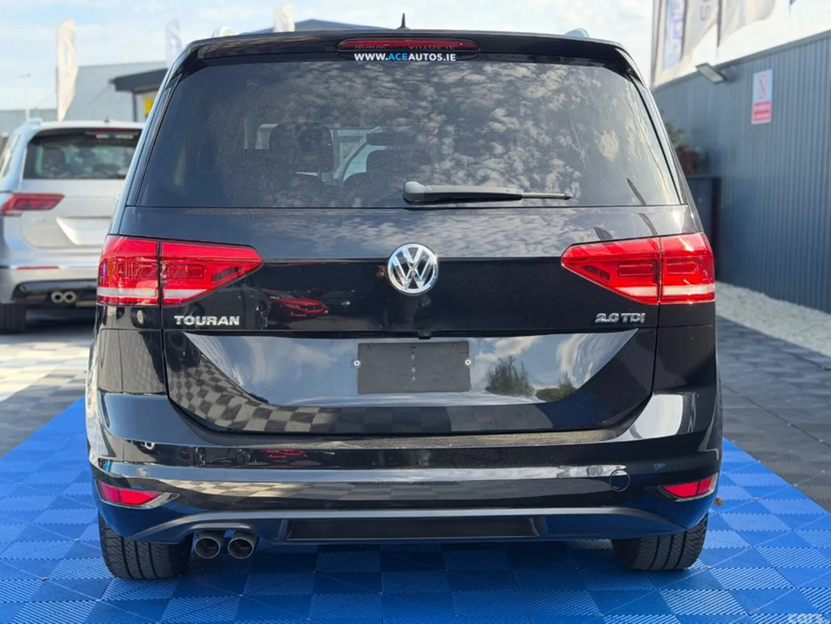 Volkswagen Touran MPV, Diesel, 2019, Black