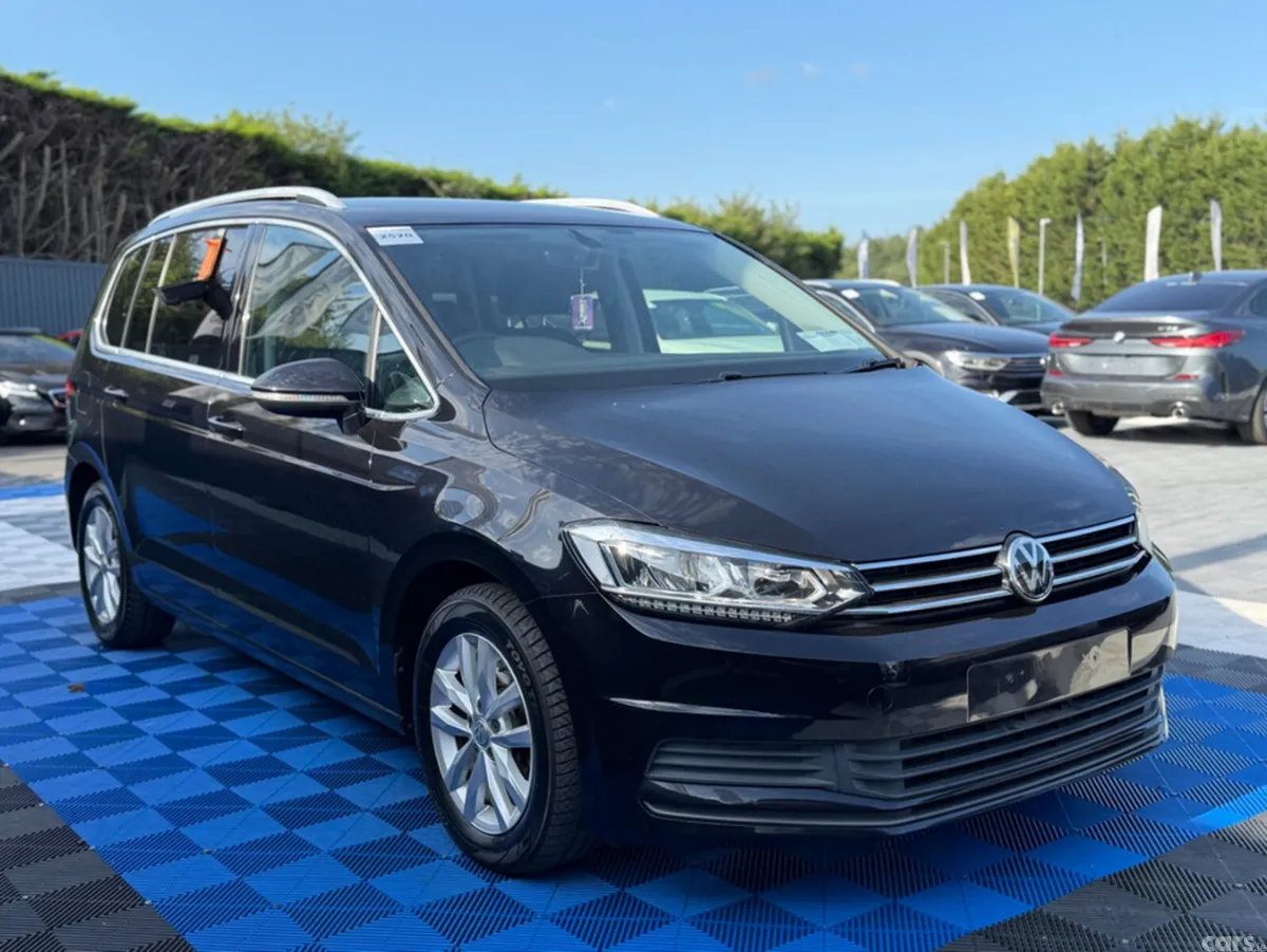 Volkswagen Touran MPV, Diesel, 2019, Black