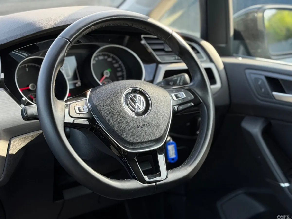 Volkswagen Touran MPV, Diesel, 2019, Black