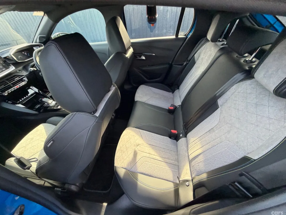 Peugeot 208 Hatchback, Petrol, 2021, Blue