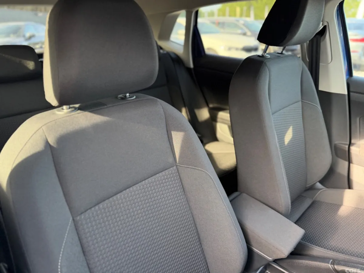 Volkswagen Polo Hatchback, Petrol, 2018, Blue
