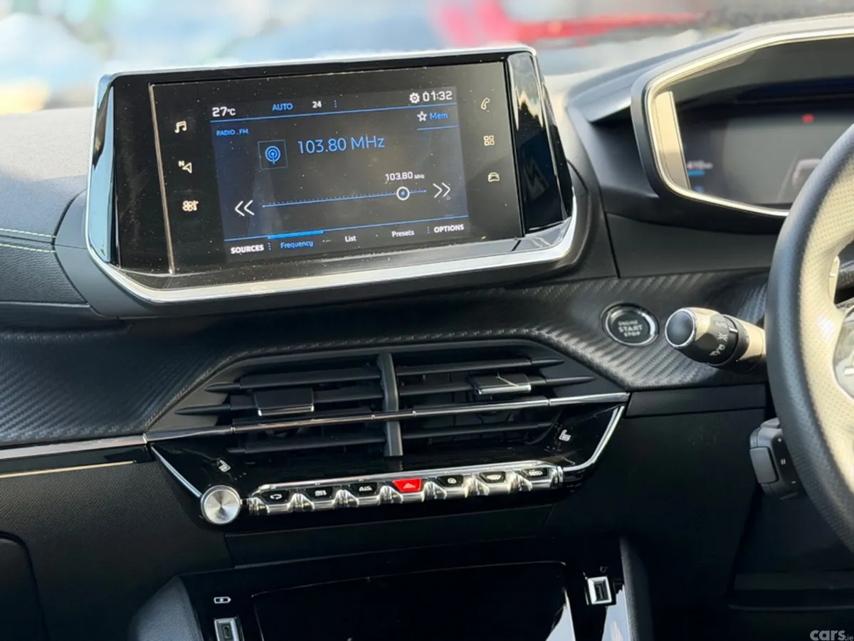 Peugeot 208 Hatchback, Petrol, 2021, Blue