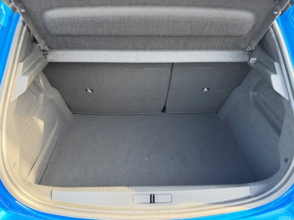 Peugeot 208 Hatchback, Petrol, 2021, Blue