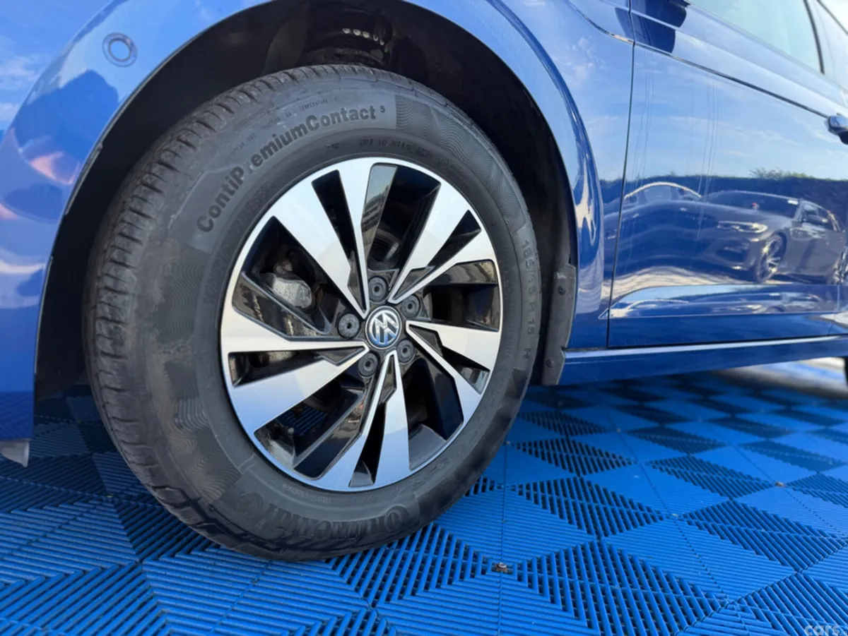 Volkswagen Polo Hatchback, Petrol, 2018, Blue