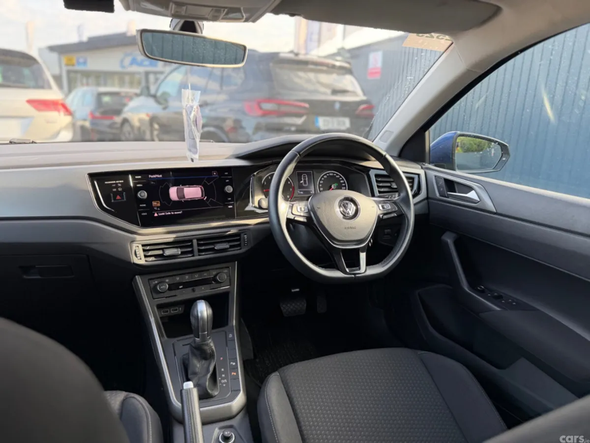 Volkswagen Polo Hatchback, Petrol, 2018, Blue