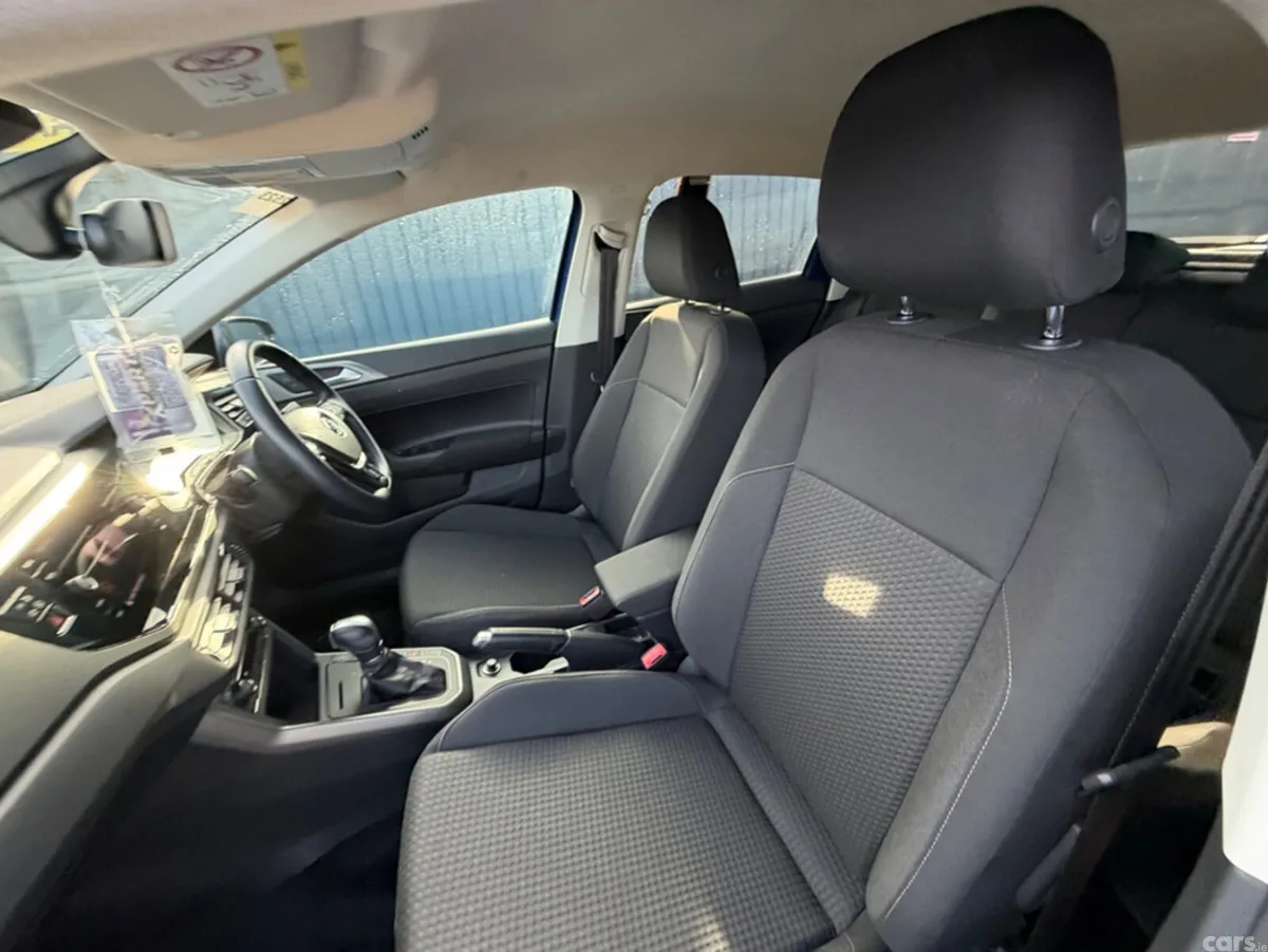 Volkswagen Polo Hatchback, Petrol, 2018, Blue