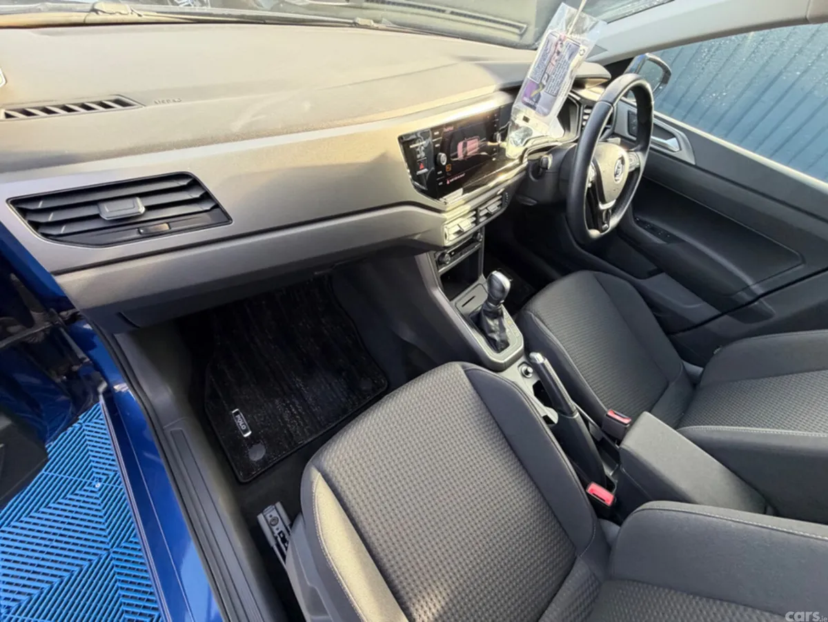 Volkswagen Polo Hatchback, Petrol, 2018, Blue