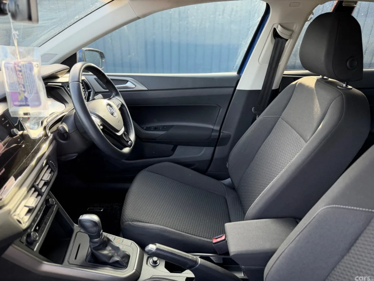 Volkswagen Polo Hatchback, Petrol, 2018, Blue