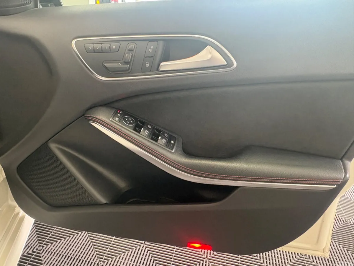 Mercedes-Benz A-Class Hatchback, Petrol, 2014, White
