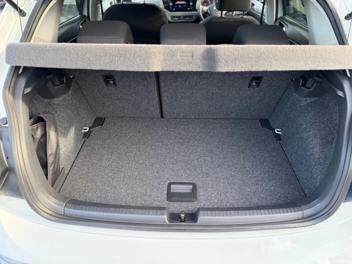 Volkswagen Polo Hatchback, Petrol, 2019, White