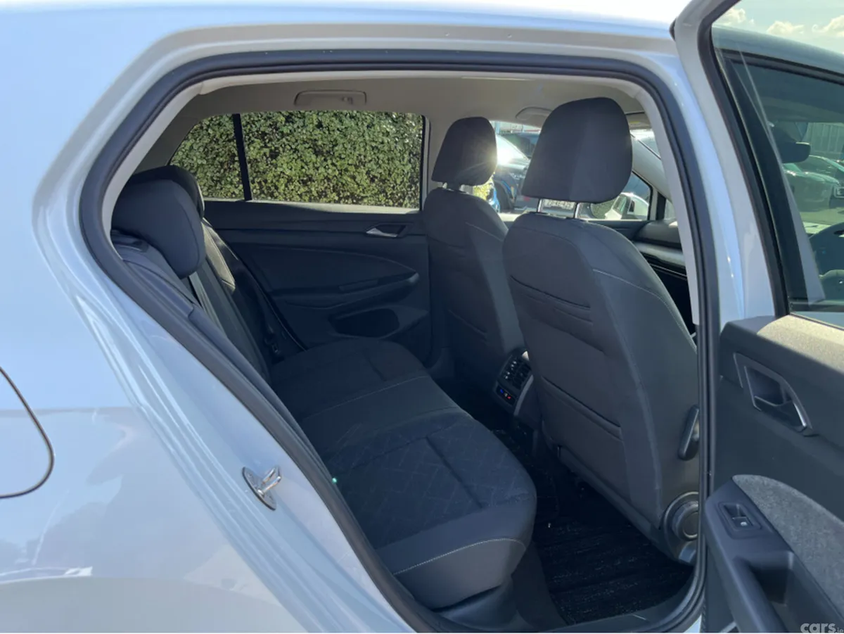 Volkswagen Golf Hatchback, Diesel, 2023, White