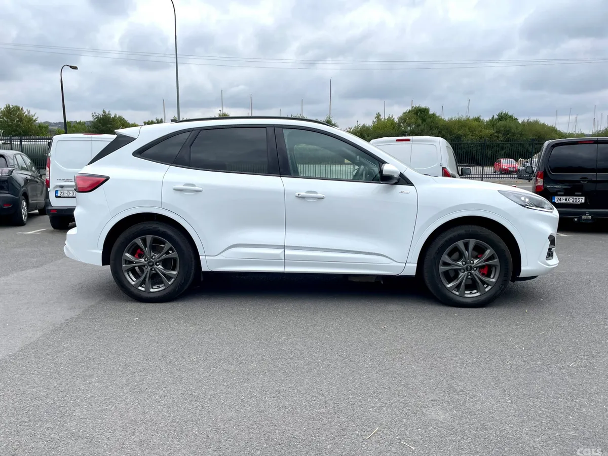 Ford Kuga SUV, Petrol Plug-in Hybrid, 2023, White