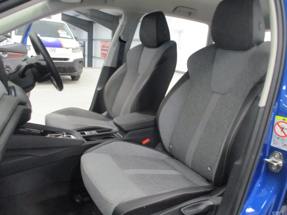 Skoda Octavia Estate, Petrol Hybrid, 2025, Blue
