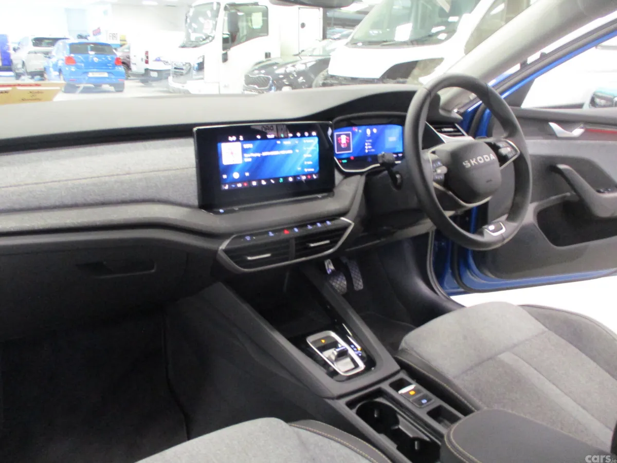 Skoda Octavia Estate, Petrol Hybrid, 2025, Blue