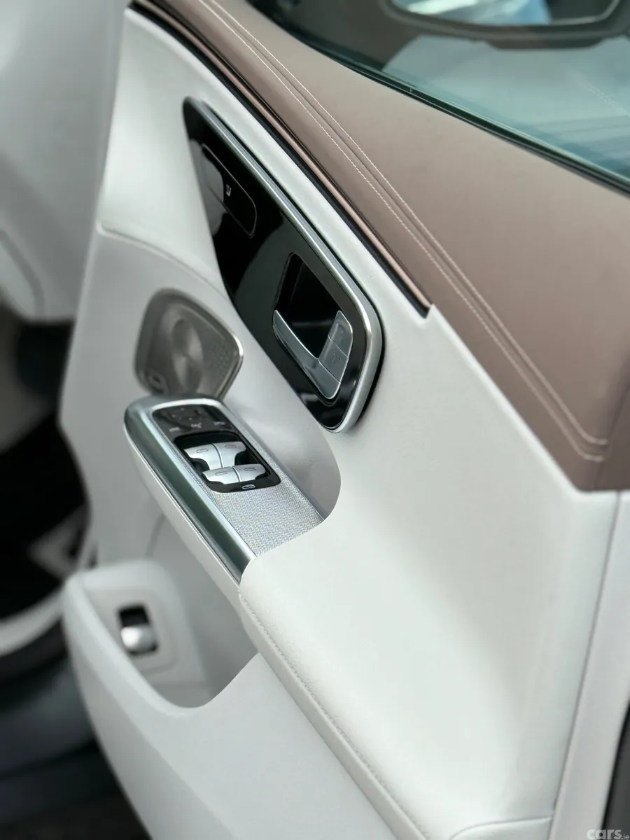 Mercedes-Benz EQE Saloon, Electric, 2023, Grey