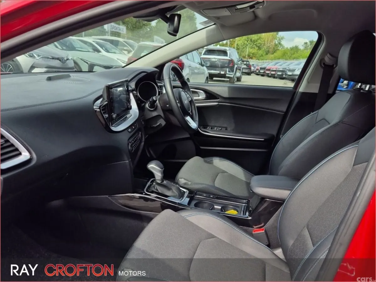 Kia Ceed Estate, Petrol Plug-in Hybrid, 2022, Red