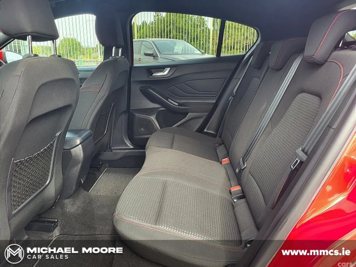 Ford Focus Hatchback, Petrol, 2024, Red