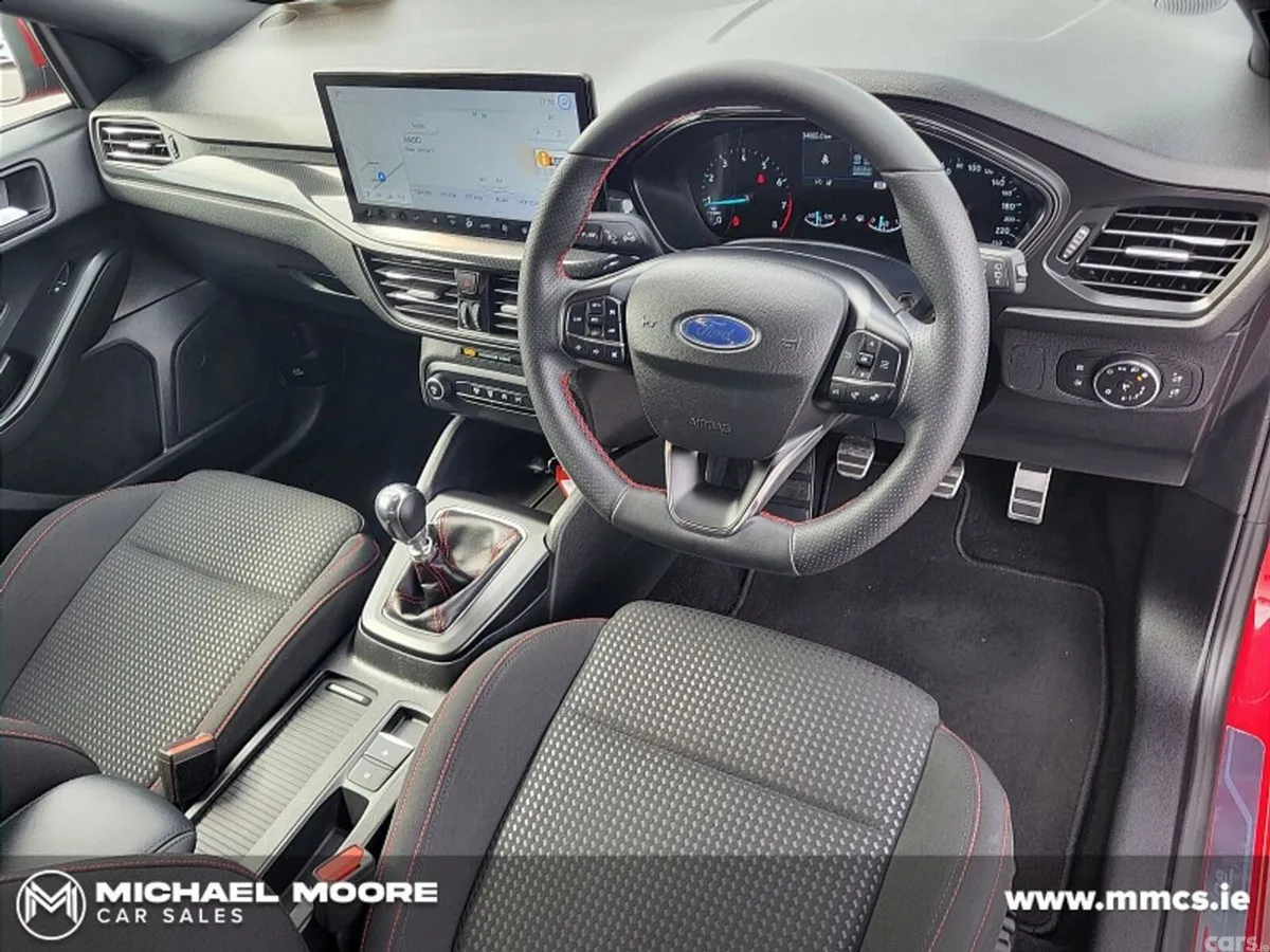 Ford Focus Hatchback, Petrol, 2024, Red