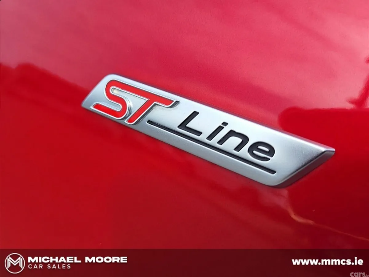 Ford Focus Hatchback, Petrol, 2024, Red