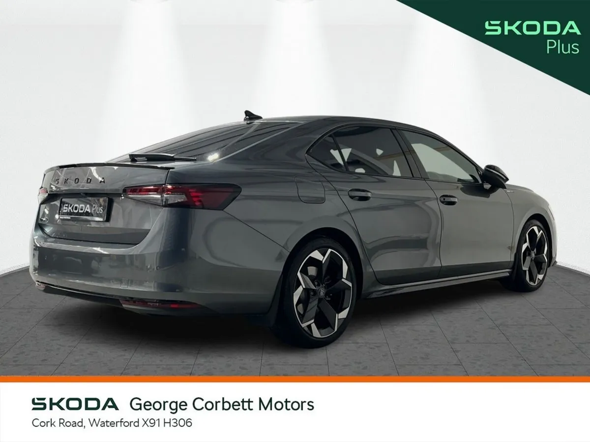 Skoda Superb Saloon, Diesel, 2026, Grey
