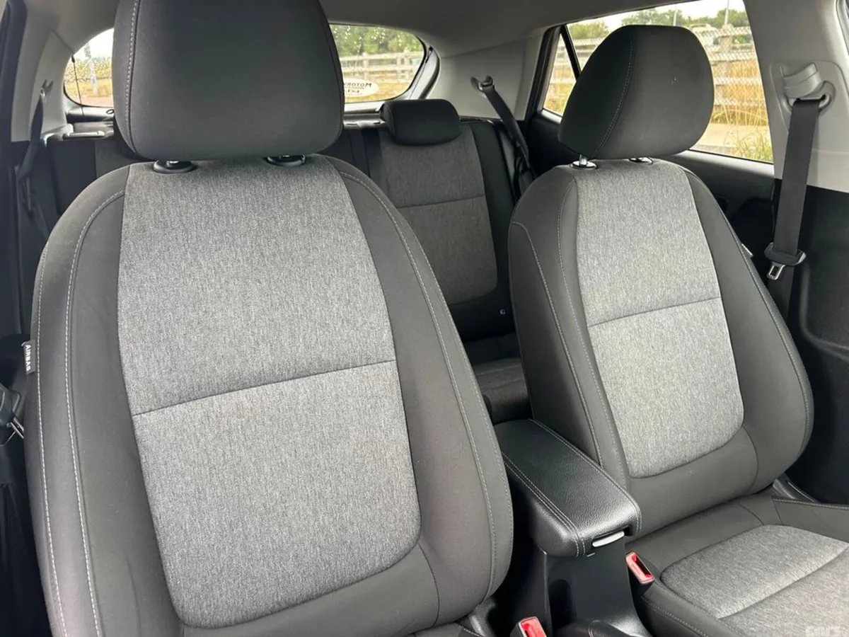 Kia Stonic Hatchback, Petrol, 2024, Grey