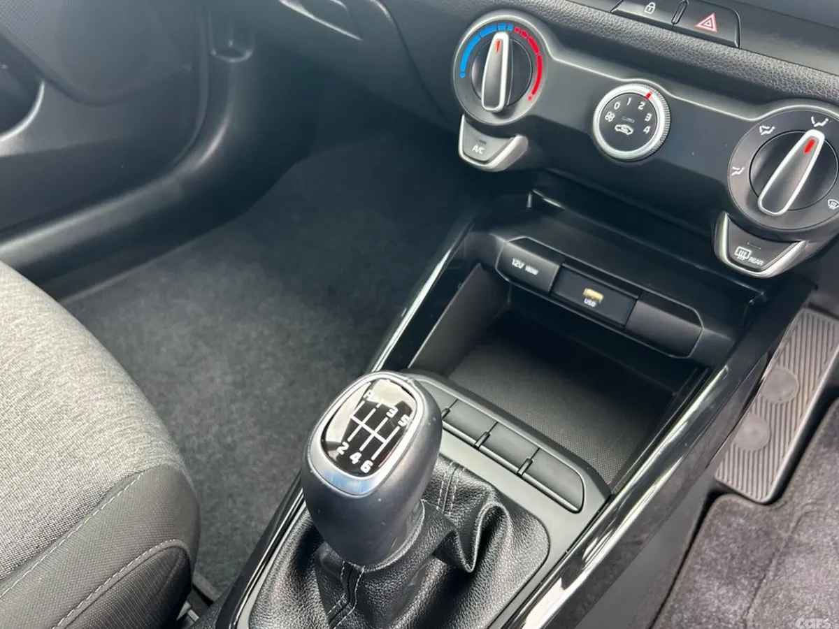 Kia Stonic Hatchback, Petrol, 2024, Grey
