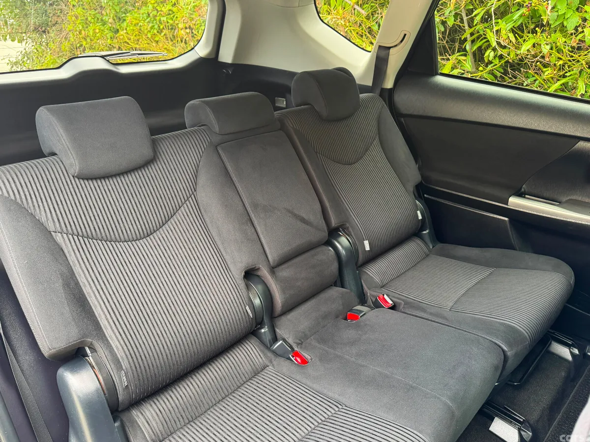 Toyota Prius Estate, Petrol Hybrid, 2014, Blue