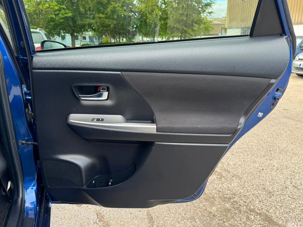 Toyota Prius Estate, Petrol Hybrid, 2014, Blue