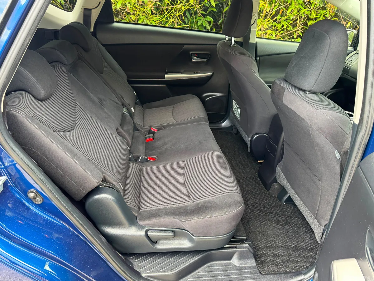 Toyota Prius Estate, Petrol Hybrid, 2014, Blue