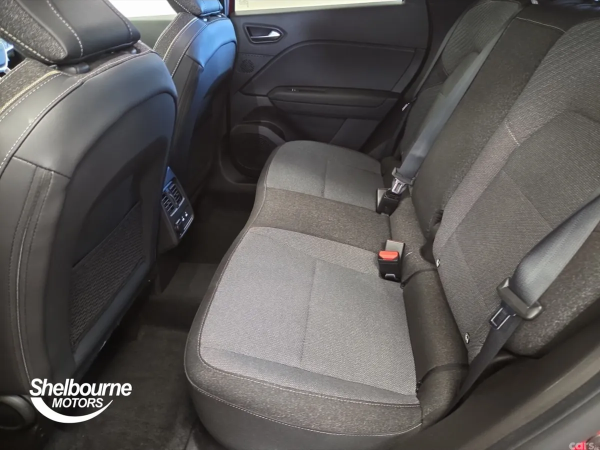 Renault Captur Hatchback, Petrol, 2026, Red