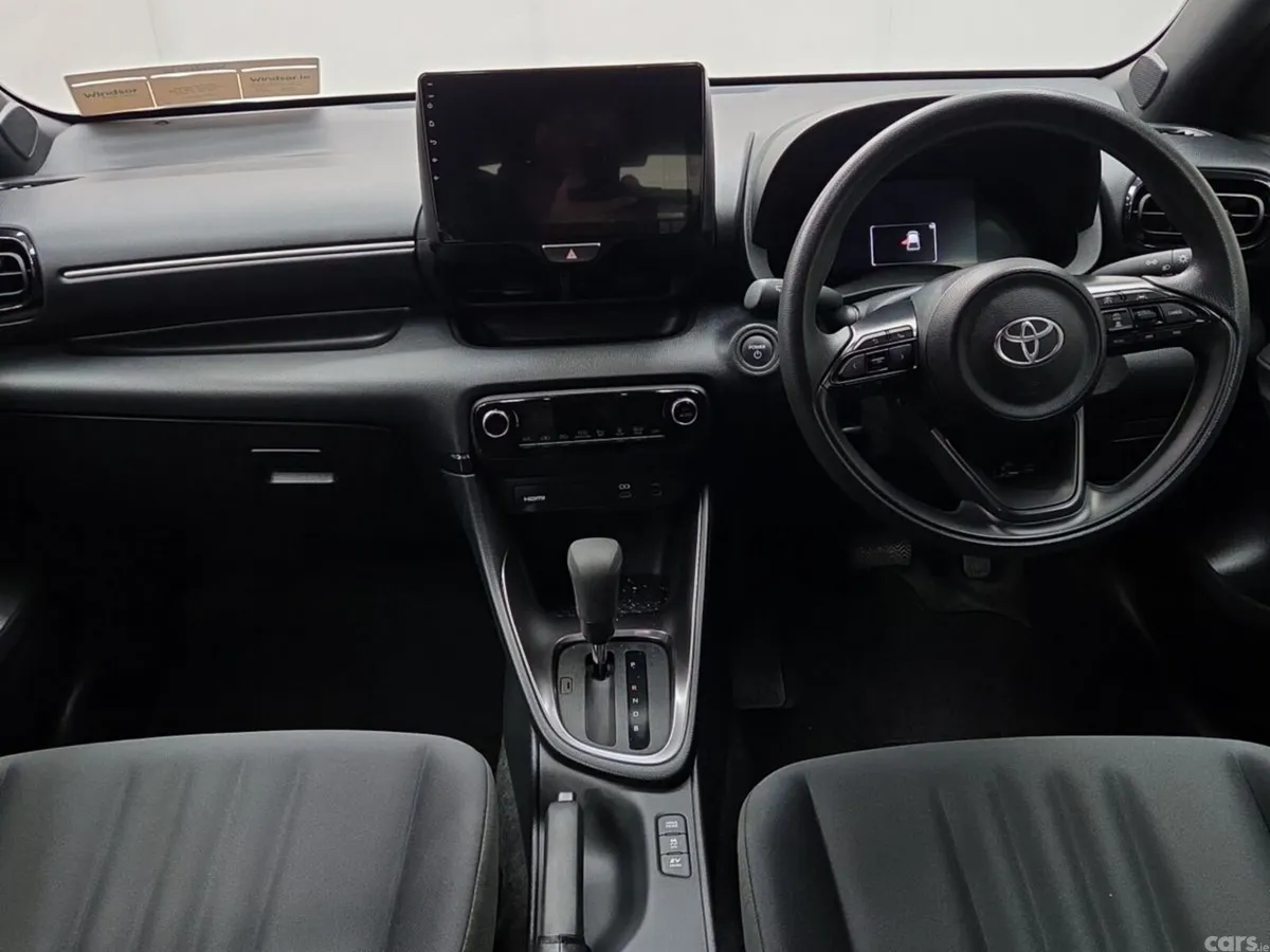 Toyota Yaris Hatchback, Petrol Hybrid, 2024, Black
