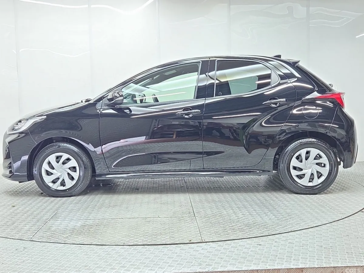 Toyota Yaris Hatchback, Petrol Hybrid, 2024, Black