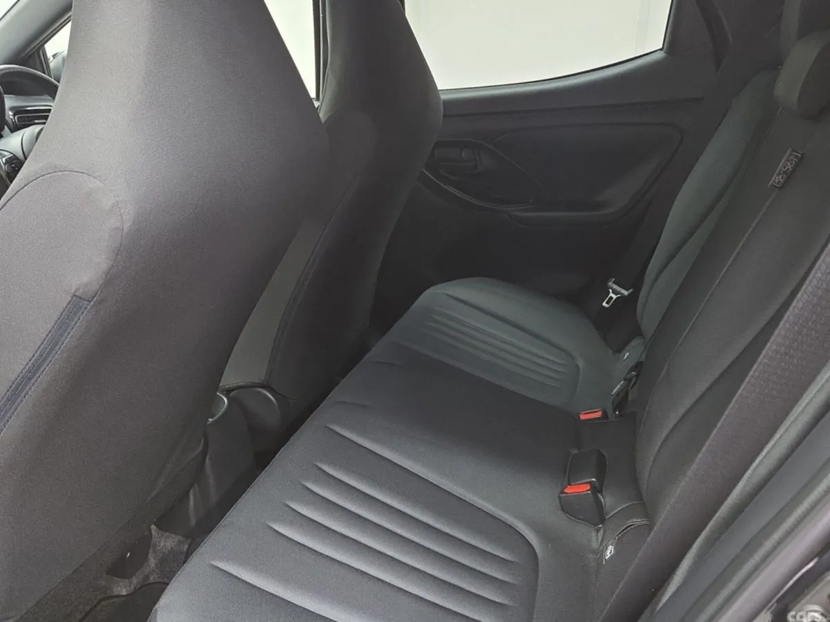 Toyota Yaris Hatchback, Petrol Hybrid, 2024, Black