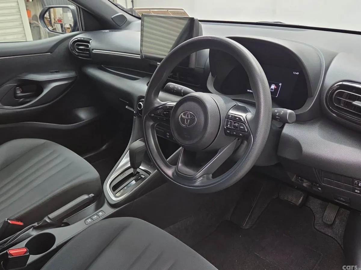 Toyota Yaris Hatchback, Petrol Hybrid, 2024, Black