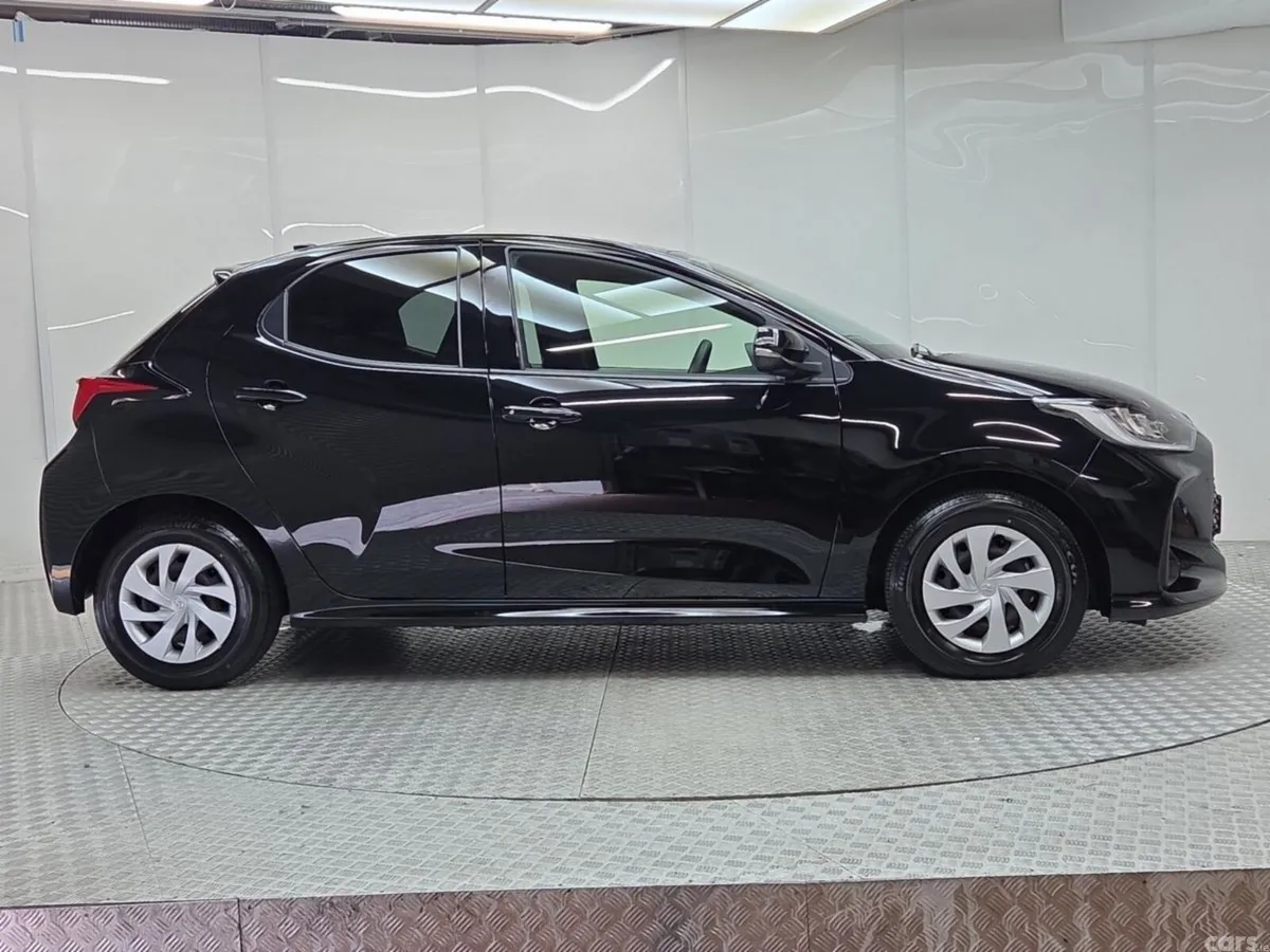 Toyota Yaris Hatchback, Petrol Hybrid, 2024, Black